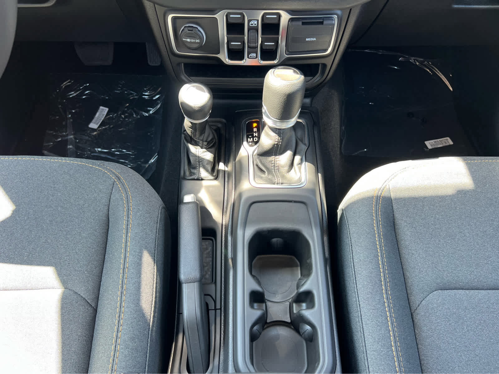 New 2025 Jeep Gladiator Sport image 21