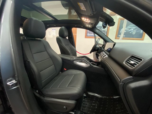 Used 2025 Mercedes-Benz GLE 450e 4MATIC w/ Driver Assistance Package image 15