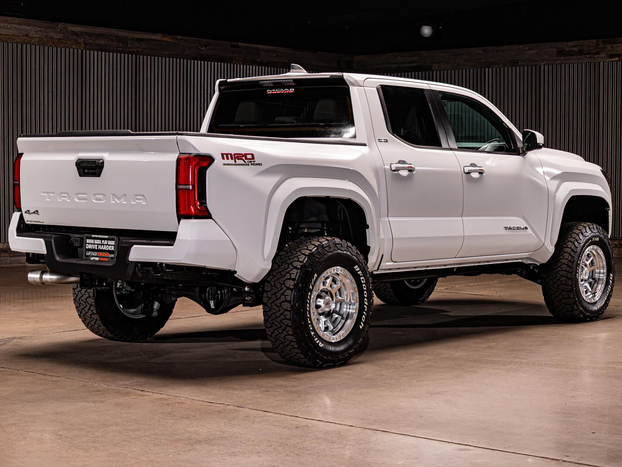 Used 2026 Toyota Tacoma SR5 AWD/4WD image 9