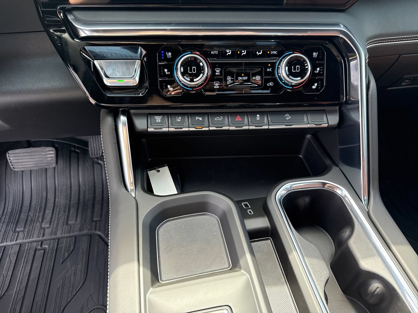 New 2026 GMC Sierra 3500 Denali Ultimate AWD/4WD image 14