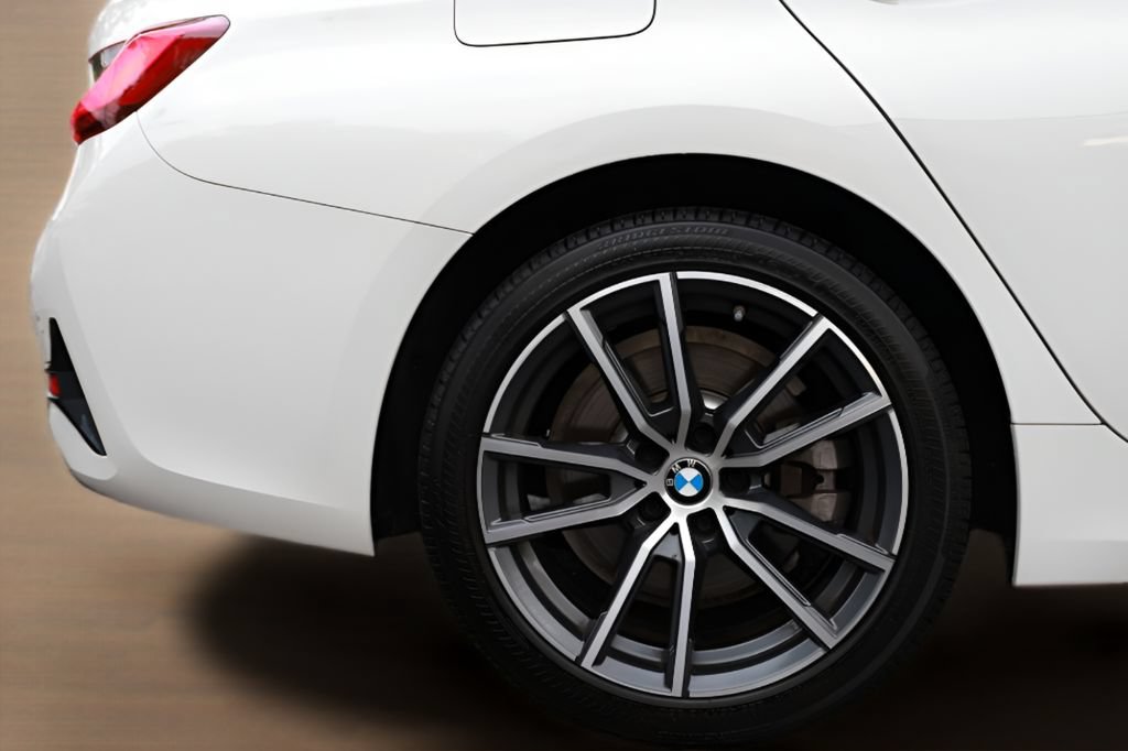 Used 2019 BMW 330i Sedan w/ Convenience Package RWD image 12