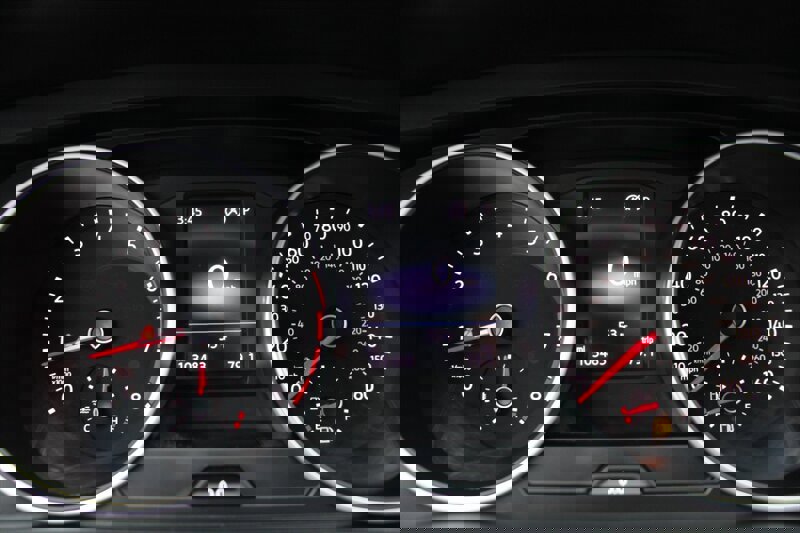 Used 2020 Volkswagen Tiguan SE w/ Panoramic Sunroof Package image 7