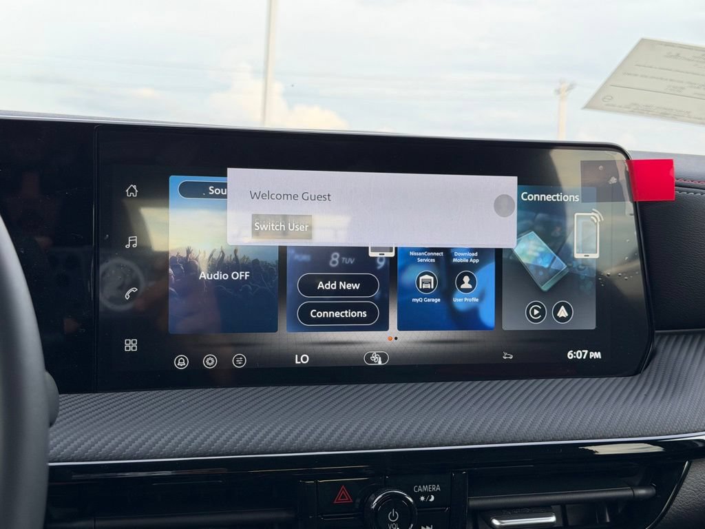 New 2026 Nissan Kicks SR w/ Interior Electronics Package FWD image 23