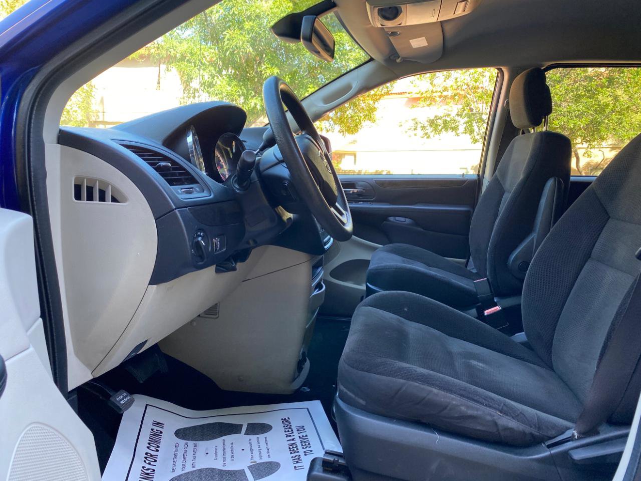 Used 2019 Dodge Grand Caravan SE FWD image 31