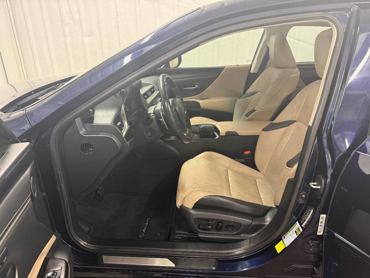 Used 2019 Lexus ES 350 image 23