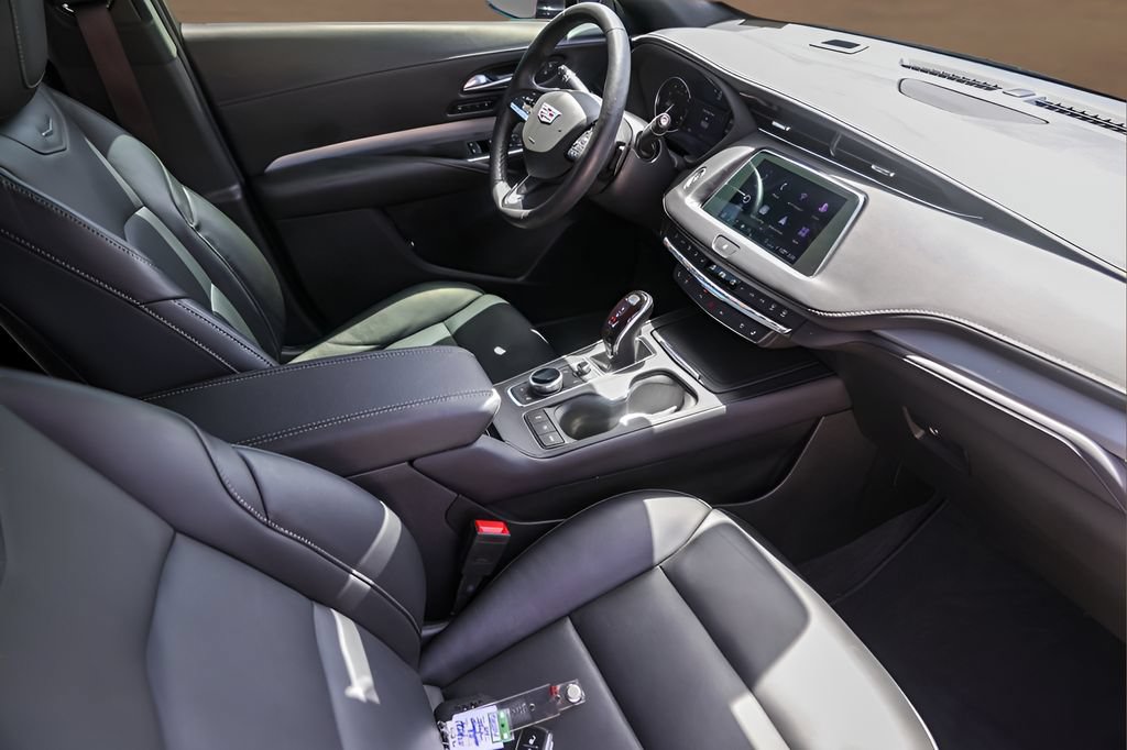 Certified 2023 Cadillac XT4 Premium Luxury FWD image 29