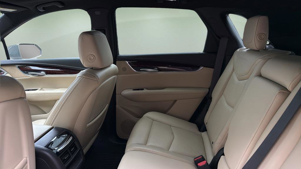 Used 2018 Cadillac XT5 Luxury w/ Driver Awareness Package AWD/4WD image 24