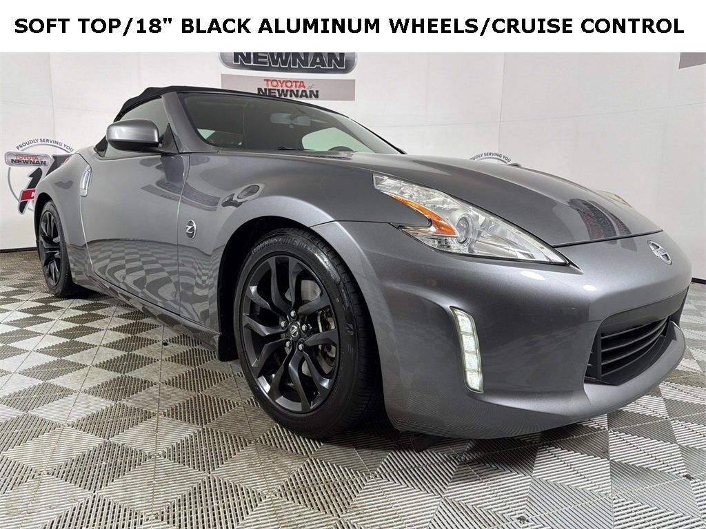 Used 2017 Nissan 370Z Roadster image 1