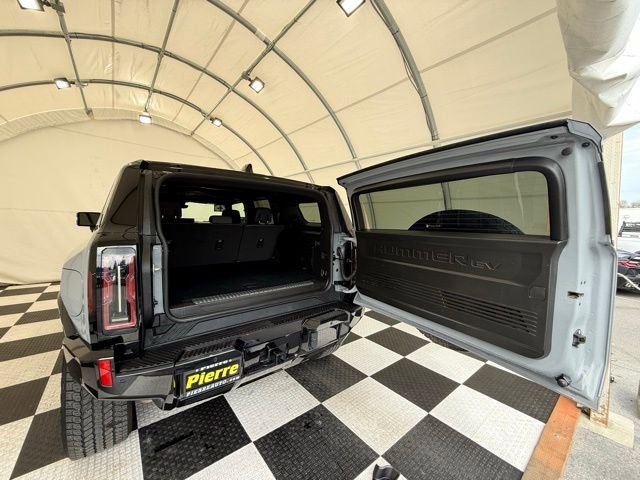 Used 2025 GMC Hummer EV 2X w/ LPO, Roof Cross Rail Package image 4