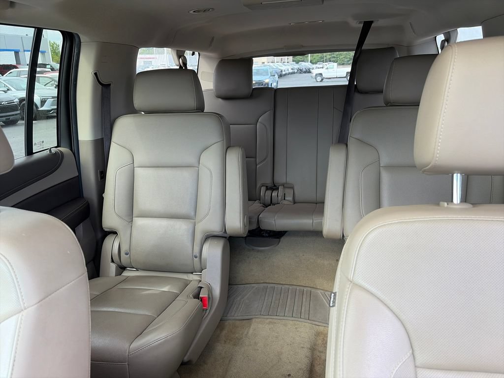 Used 2018 Chevrolet Suburban Premier AWD/4WD image 34