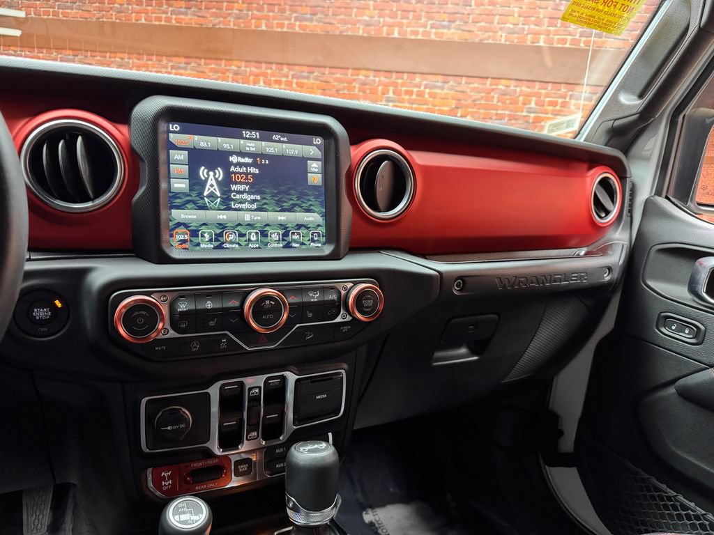 Used 2018 Jeep Wrangler Unlimited Rubicon AWD/4WD image 17