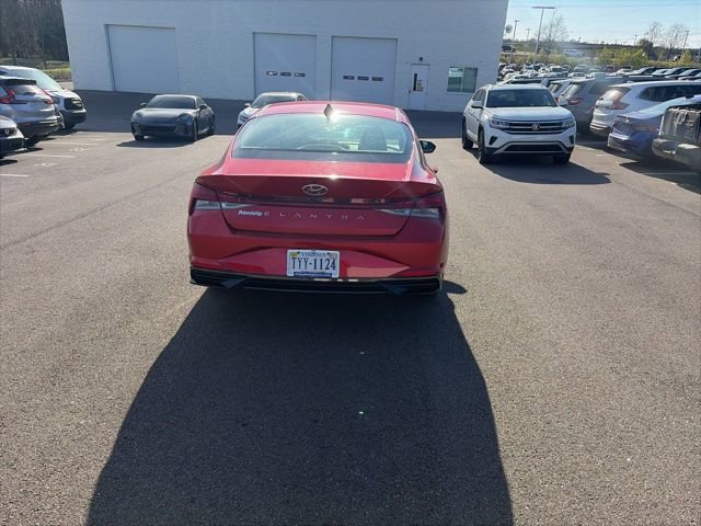 Used 2022 Hyundai Elantra SEL w/ Convenience + Premium Package image 9