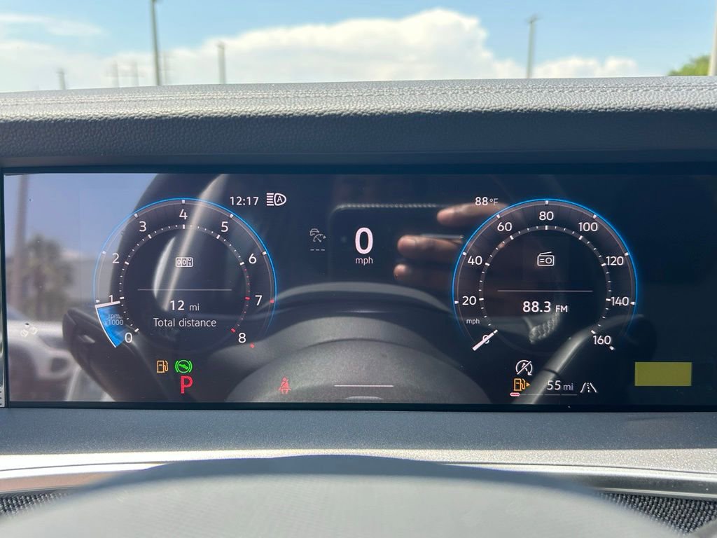 Used 2025 Volkswagen Tiguan S image 17