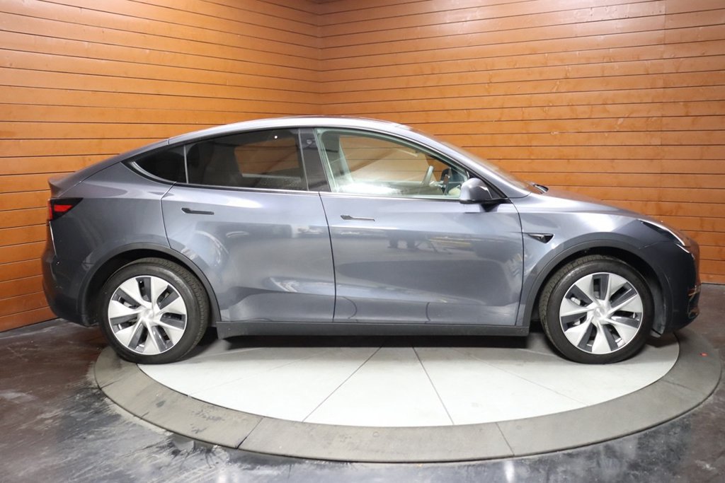 Used 2023 Tesla Model Y Long Range AWD/4WD image 18