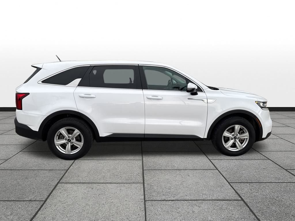Used 2023 Kia Sorento LX image 6