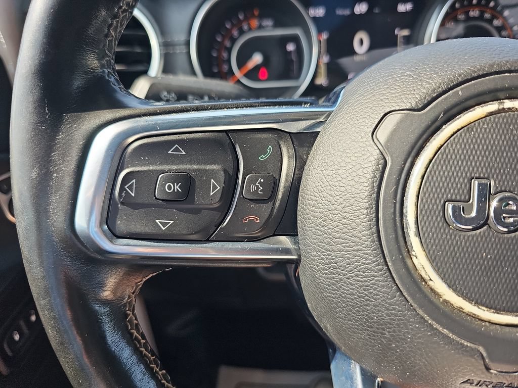 Used 2020 Jeep Gladiator Overland AWD/4WD image 16