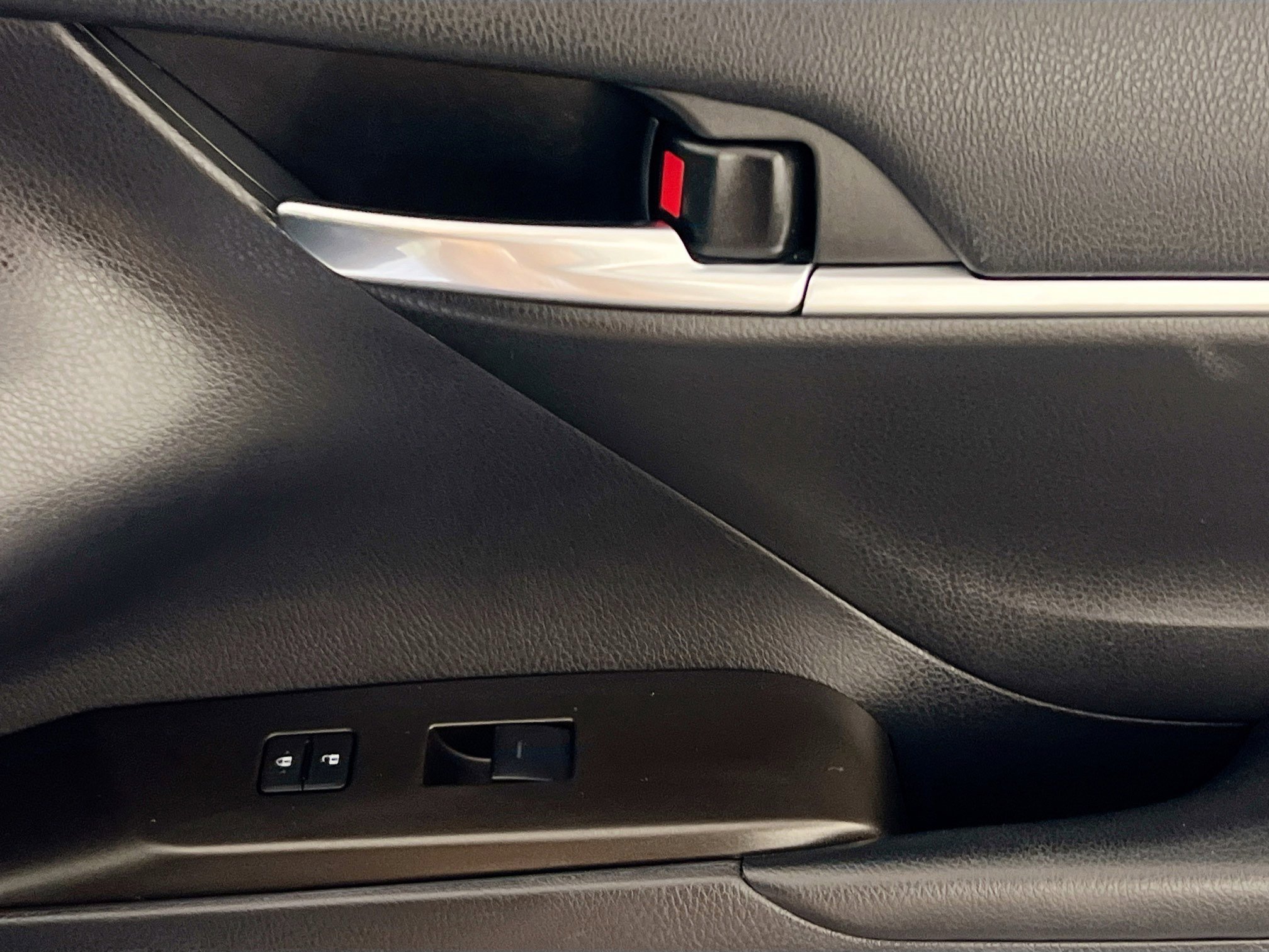 Used 2023 Toyota Camry LE image 31