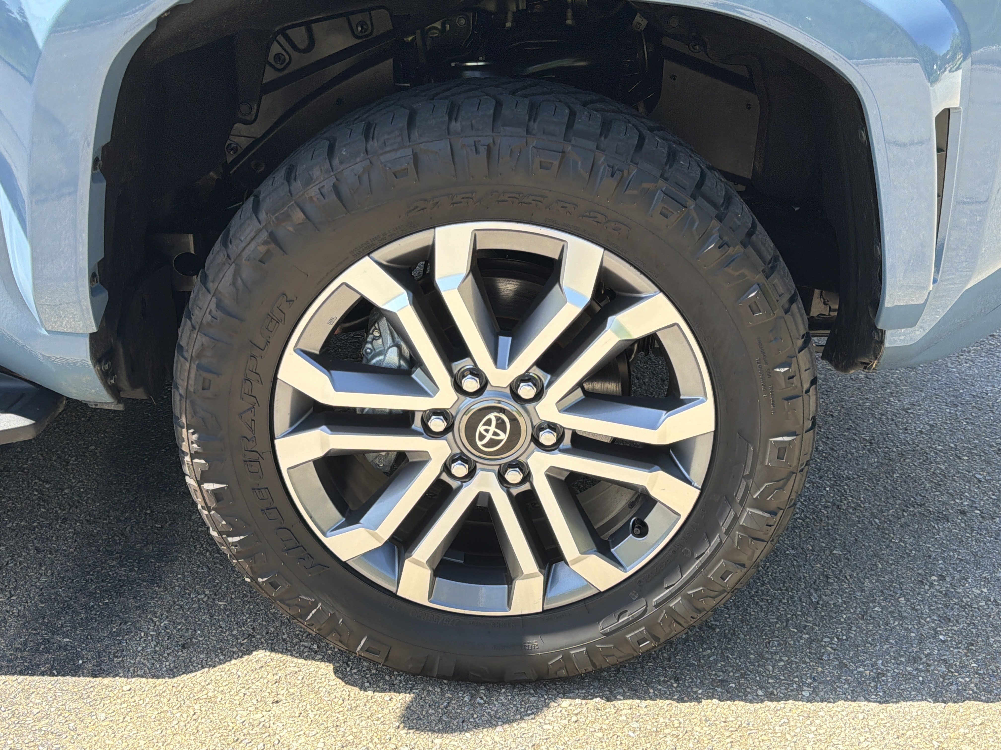 Used 2025 Toyota 4Runner Limited AWD/4WD image 12
