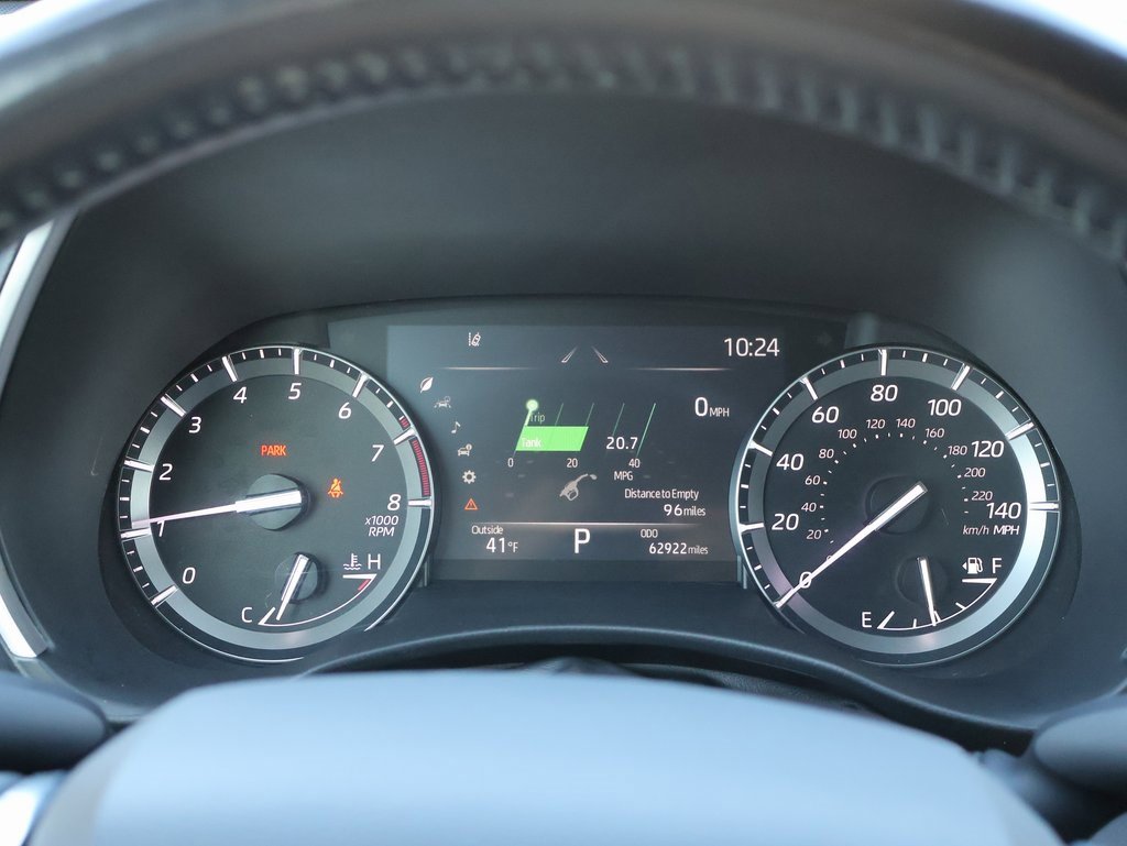 Used 2020 Toyota Highlander XLE image 28