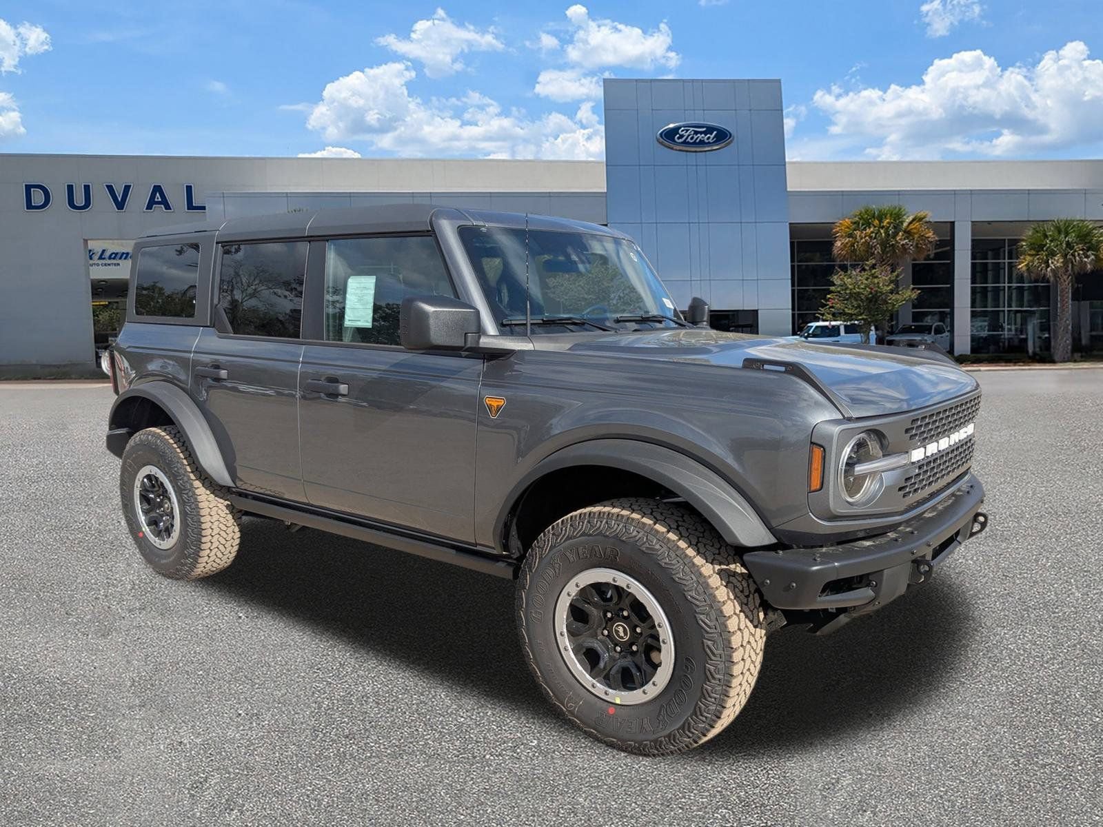 New 2025 Ford Bronco Badlands w/ Sasquatch Package AWD/4WD image 2