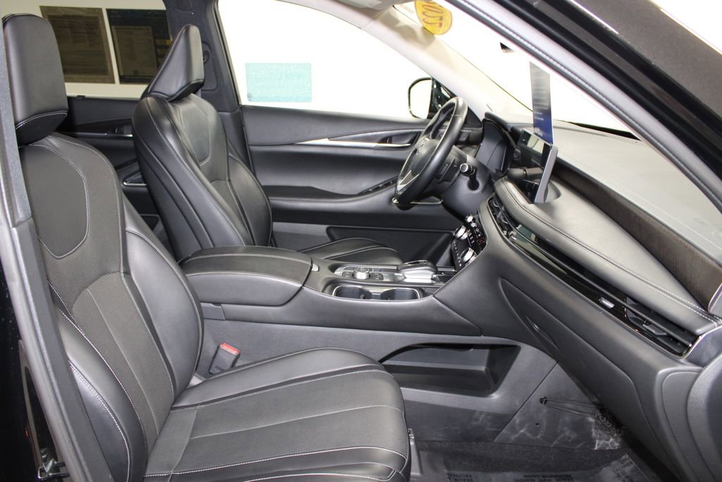 Used 2022 INFINITI QX60 Sensory w/ Cargo Package image 29