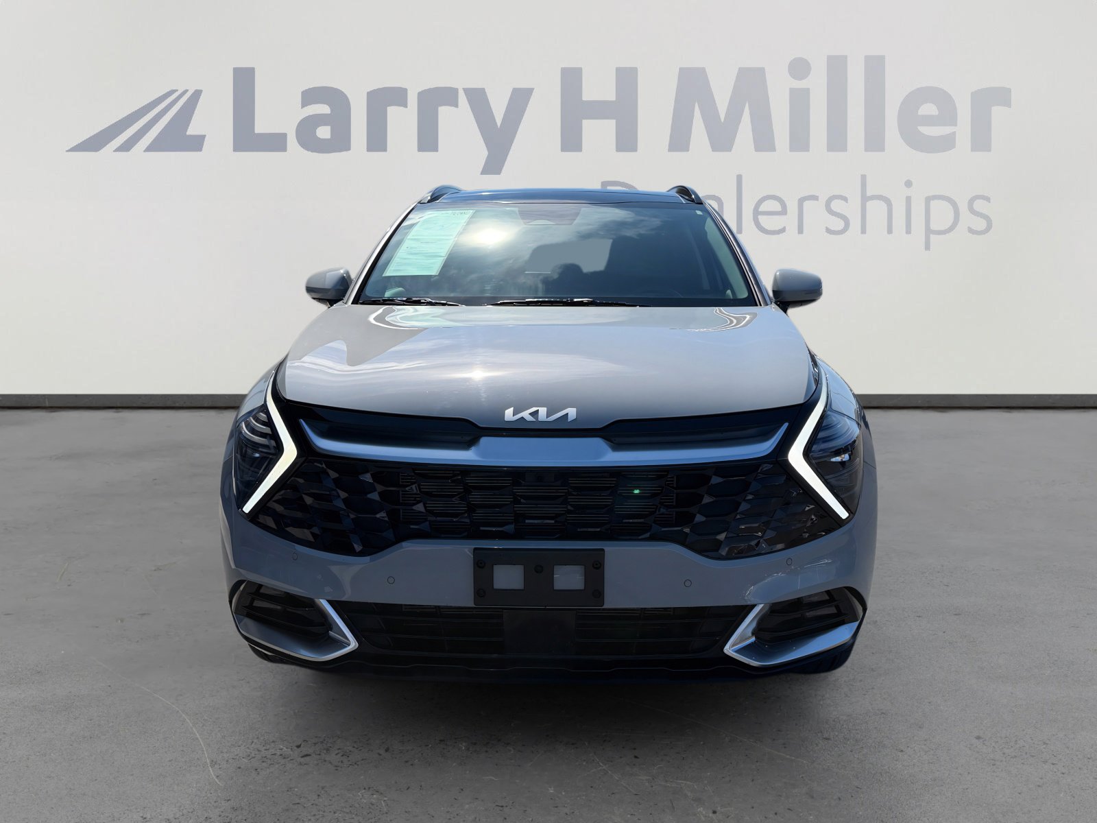 Used 2025 Kia Sportage SX image 8