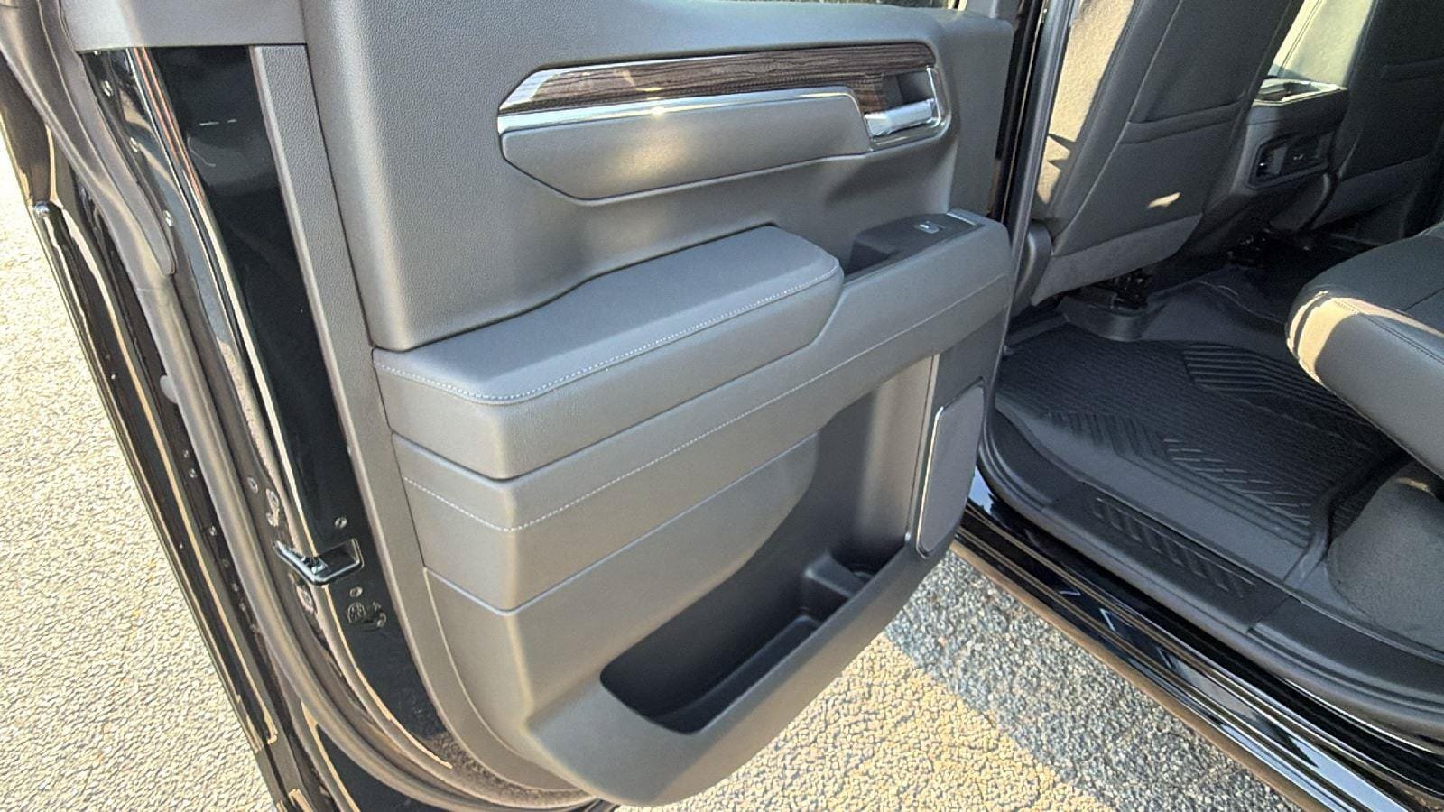 New 2026 Chevrolet Silverado 1500 LT Trail Boss w/ LT Trail Boss Premium Package AWD/4WD image 16