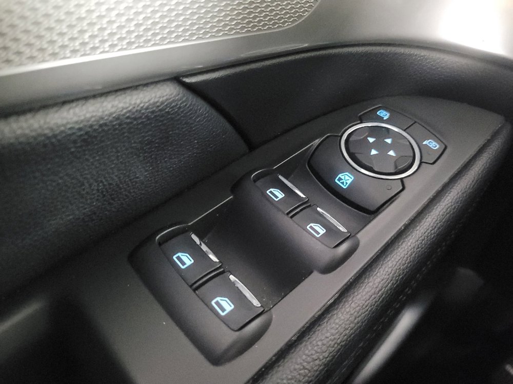 Used 2017 Ford Explorer XLT w/ Equipment Group 202A FWD image 27