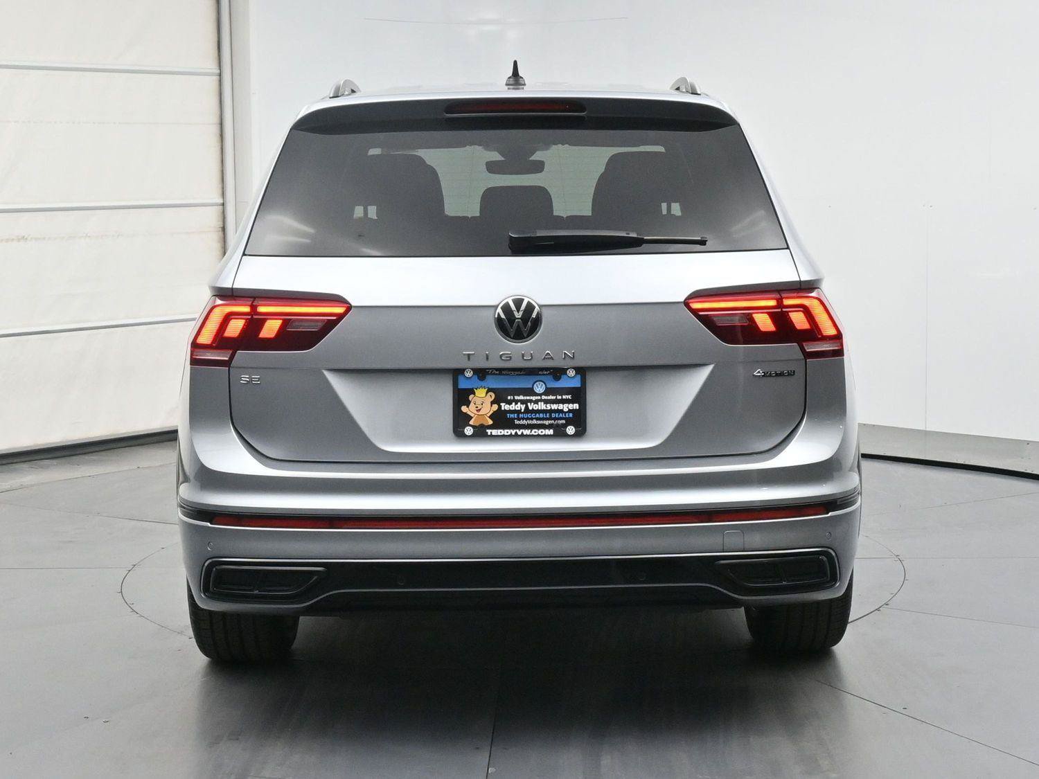Used 2024 Volkswagen Tiguan SE R-Line AWD/4WD image 23