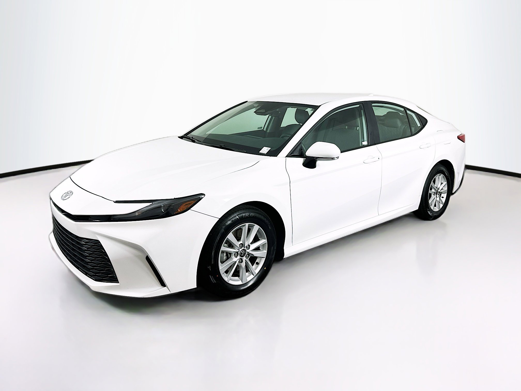 Used 2025 Toyota Camry LE w/ Convenience Package image 3