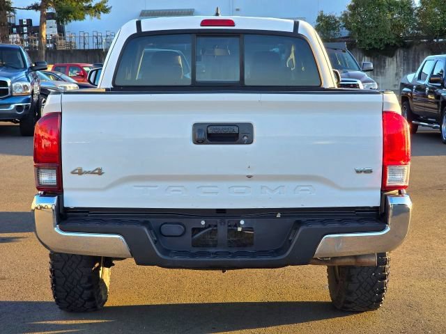 Used 2016 Toyota Tacoma SR5 AWD/4WD image 6