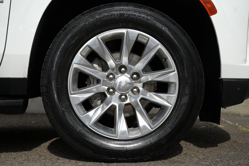 Used 2023 Chevrolet Suburban Premier image 12