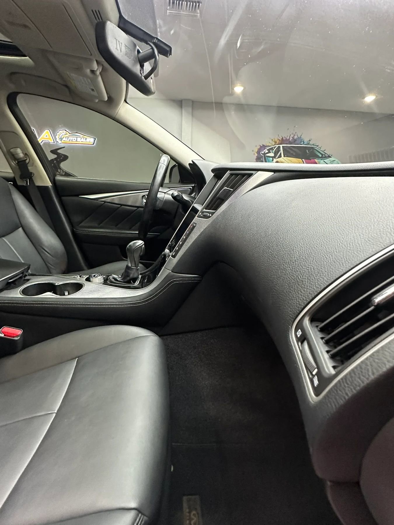Used 2015 INFINITI Q50 Premium w/ Navigation Package RWD image 32