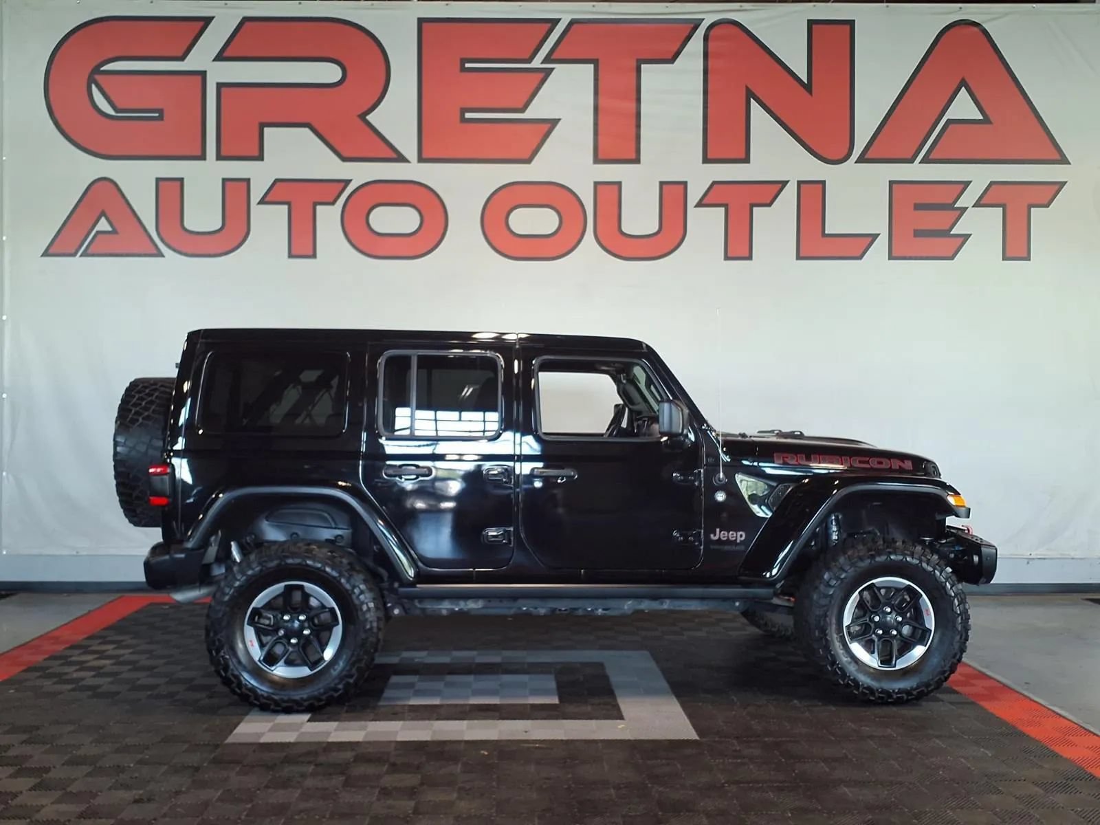 Used 2018 Jeep Wrangler Unlimited Rubicon w/ Dual Top Group AWD/4WD image 1