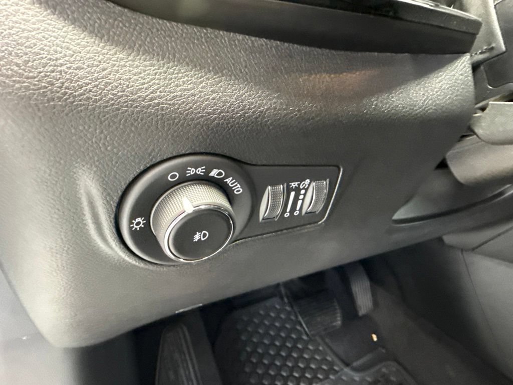 Used 2024 Jeep Compass Trailhawk w/ Trailhawk Elite Group AWD/4WD image 24