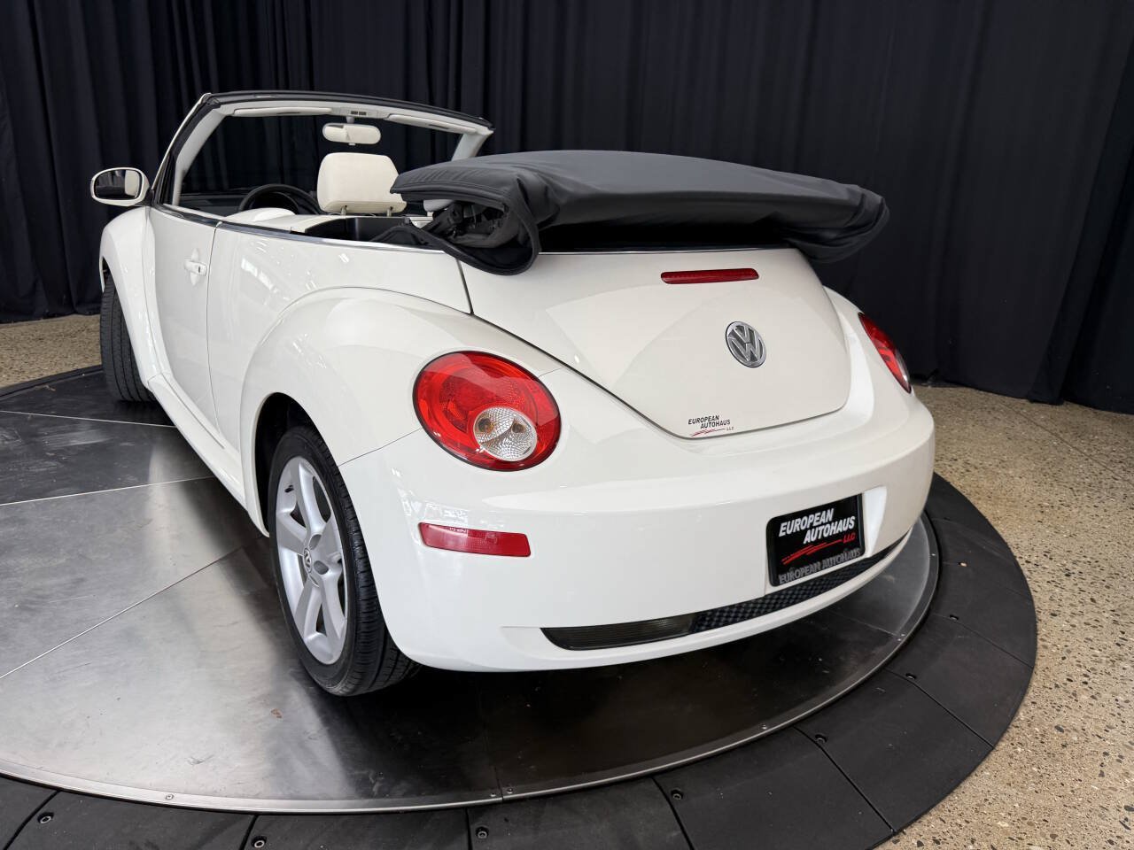 Used 2007 Volkswagen Beetle Triple White Edition FWD image 6