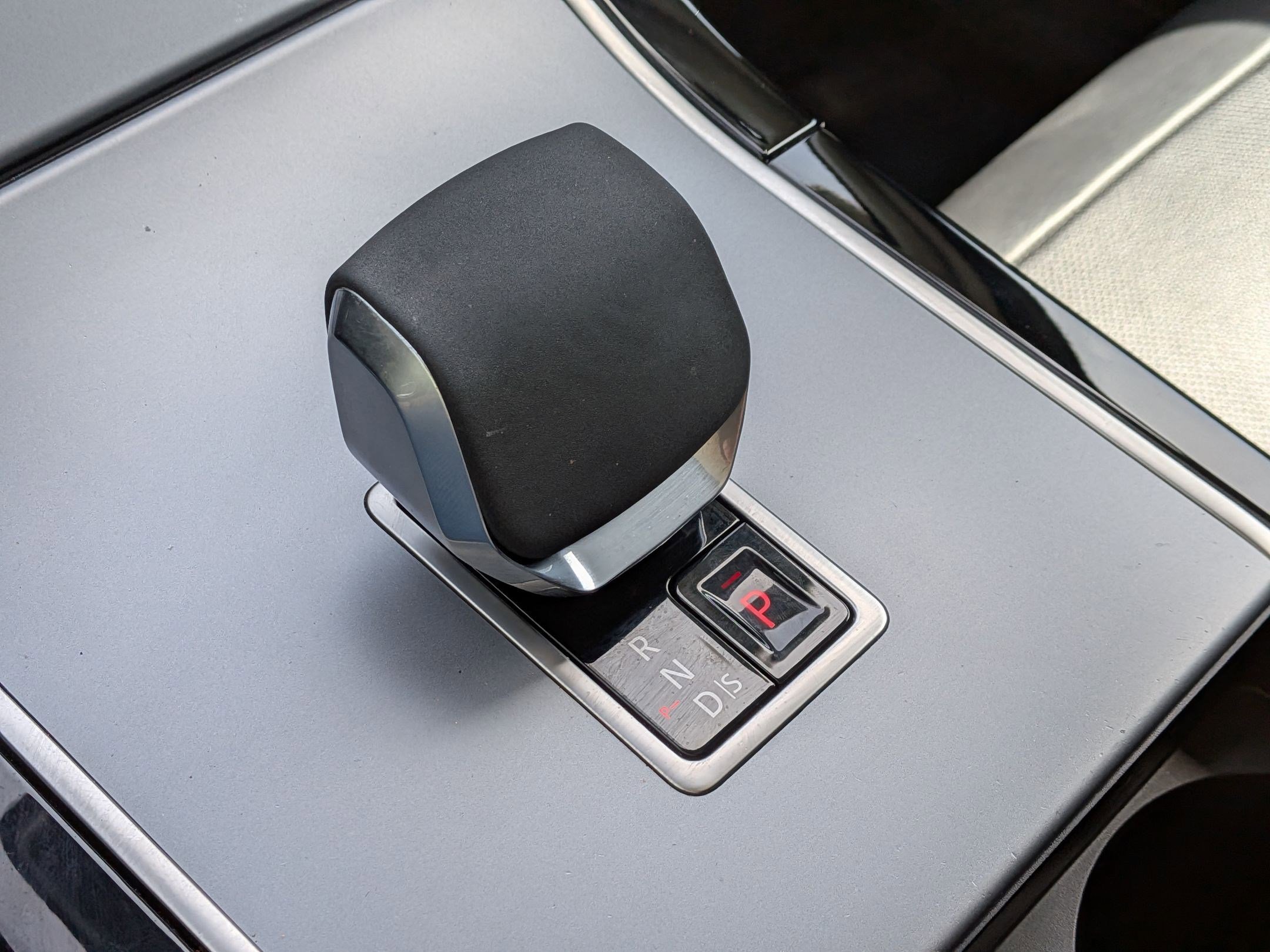 Used 2024 Land Rover Range Rover Velar S image 22