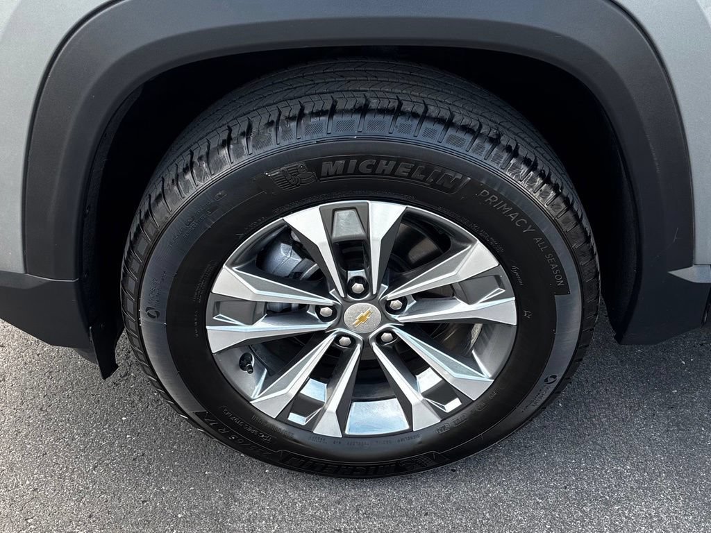 Used 2025 Chevrolet Equinox LT w/ Safety and Technology Package AWD/4WD image 38