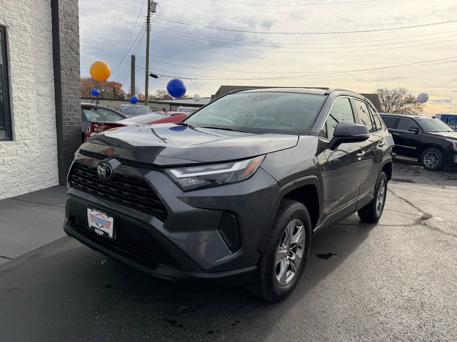 Used 2023 Toyota RAV4 XLE AWD/4WD image 2