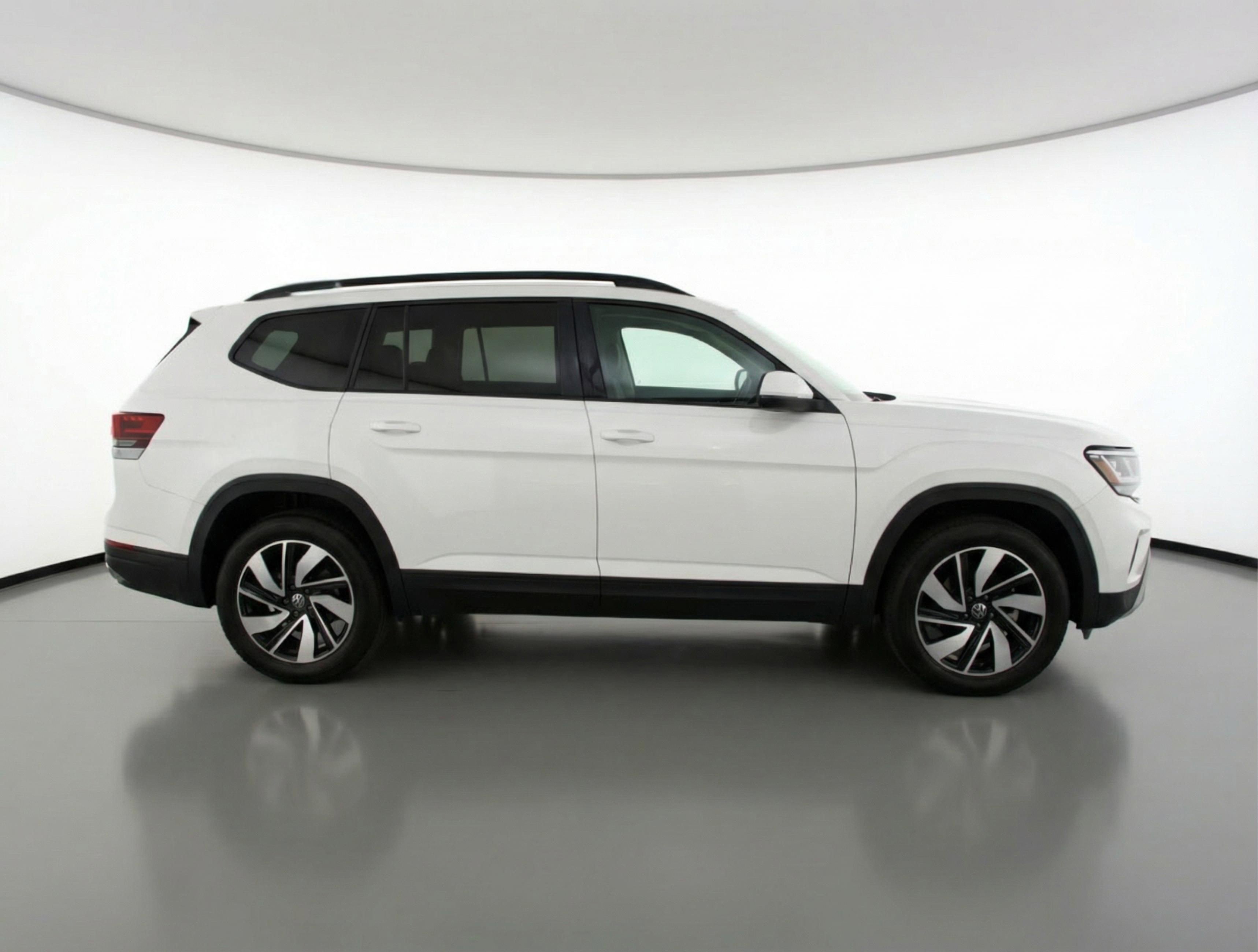 Used 2025 Volkswagen Atlas SE AWD/4WD image 11