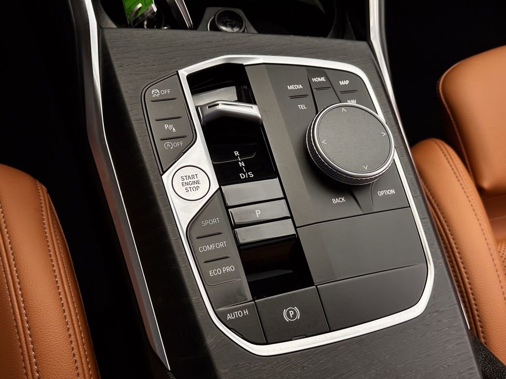Used 2023 BMW 330i Sedan w/ Convenience Package image 16
