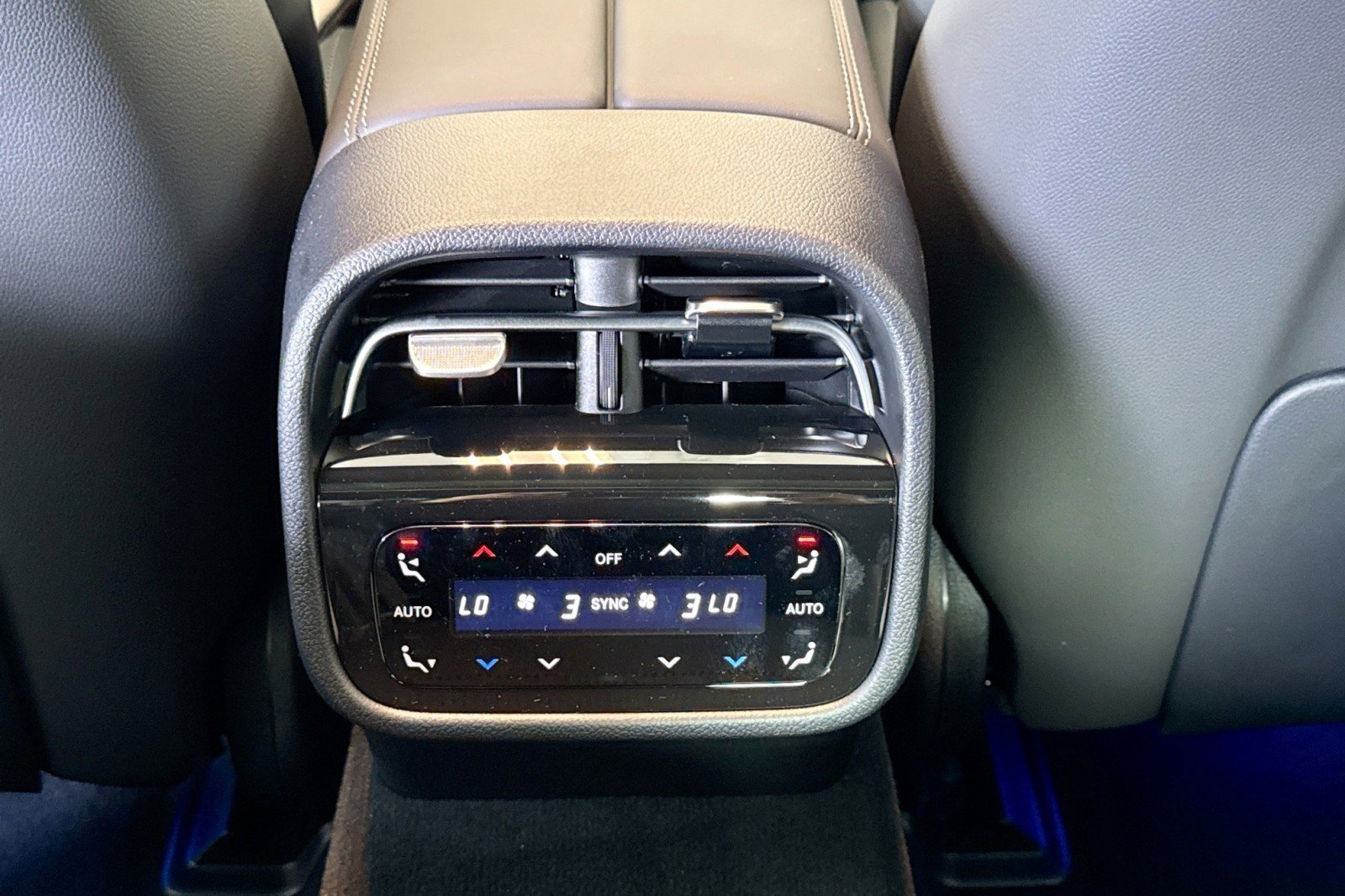 New 2026 Mercedes-Benz E 53 AMG e 4MATIC Sedan image 23