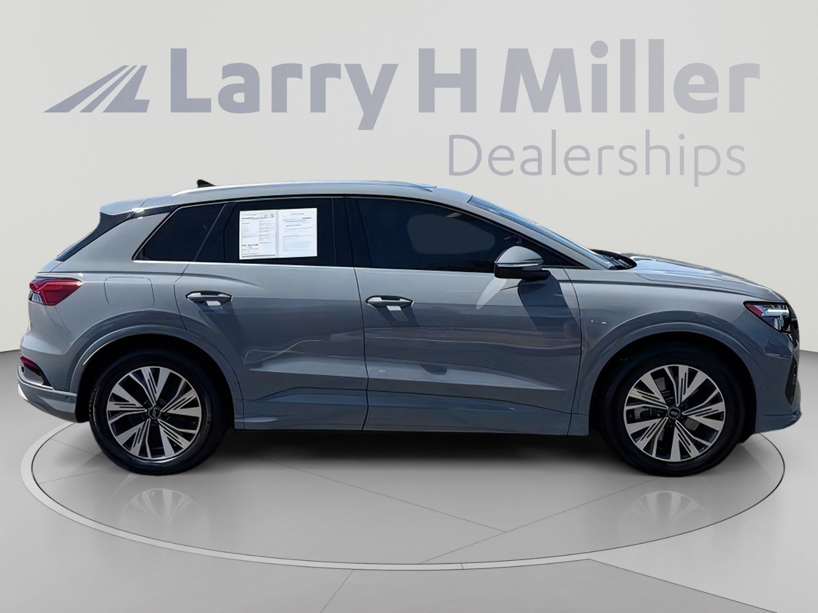 Used 2023 Audi Q4 e-tron Premium Plus w/ Premium Plus RWD image 7