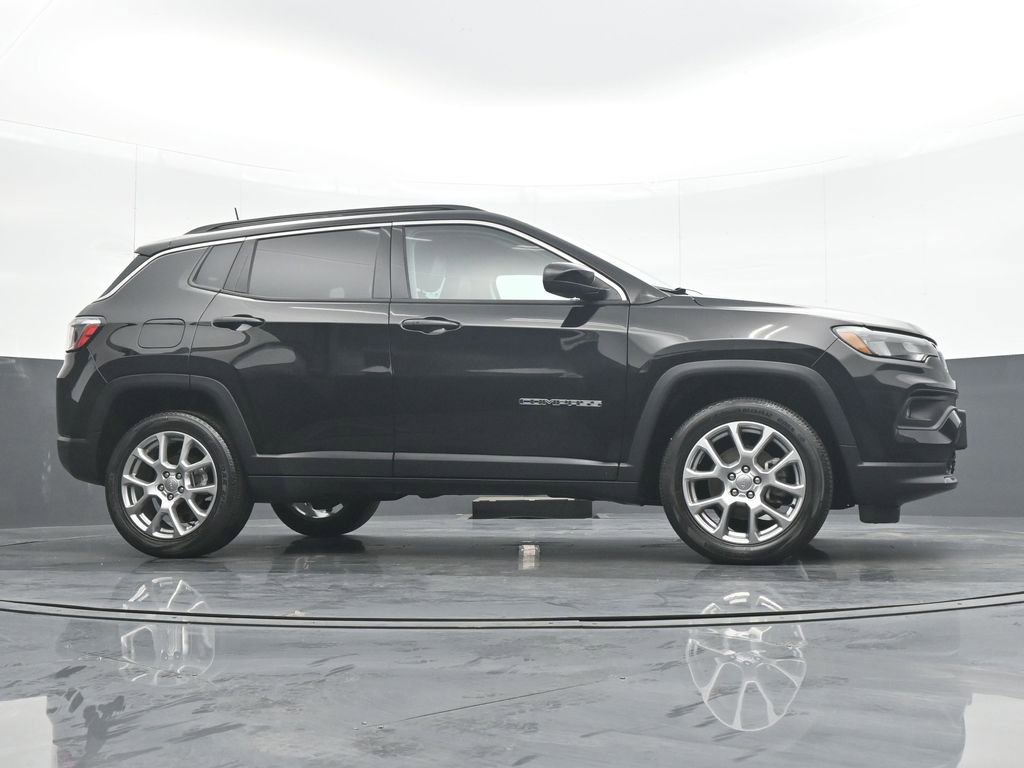 Used 2022 Jeep Compass Latitude w/ Sun and Sound Group image 31