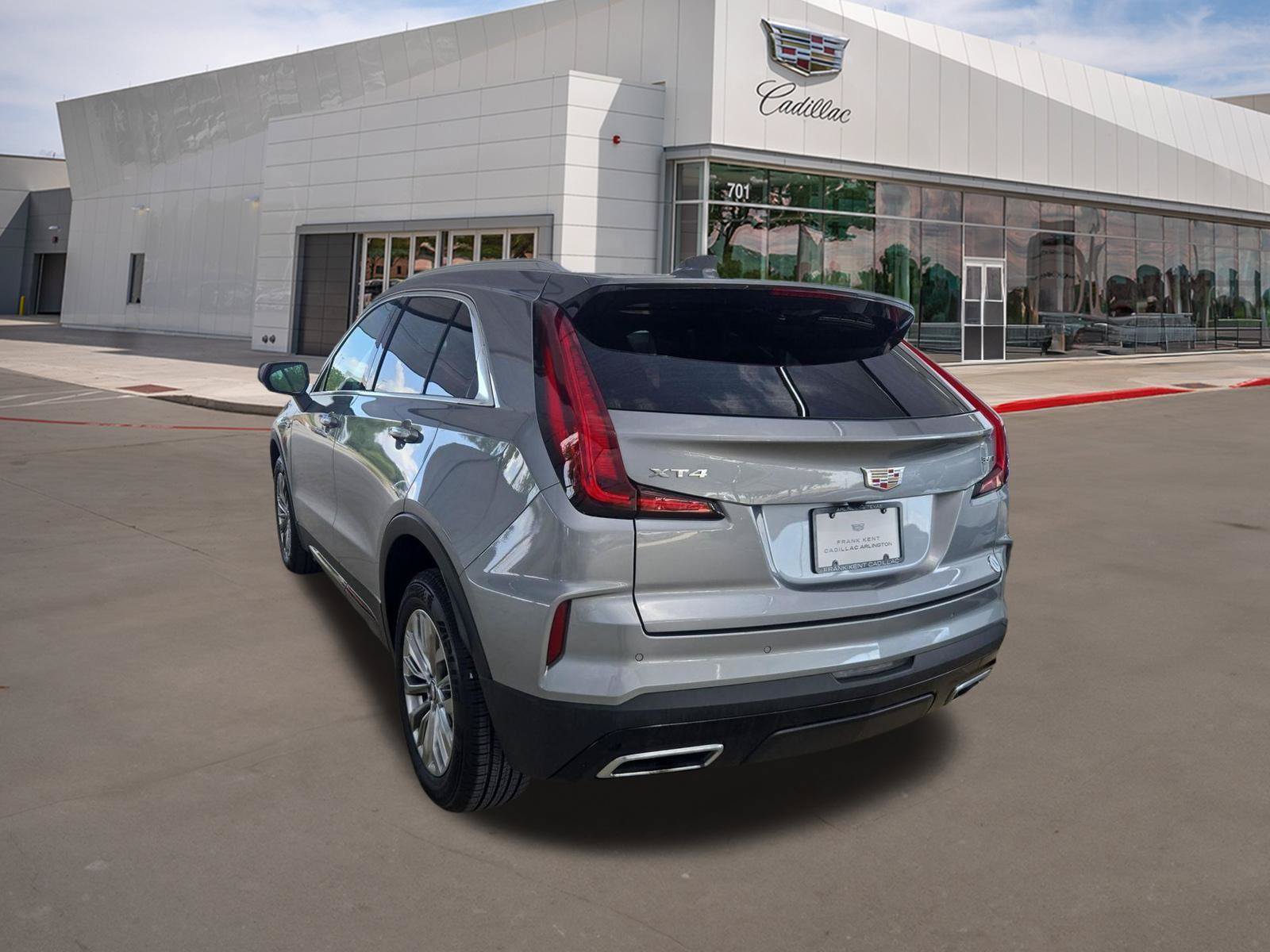 Used 2024 Cadillac XT4 Premium Luxury FWD image 4