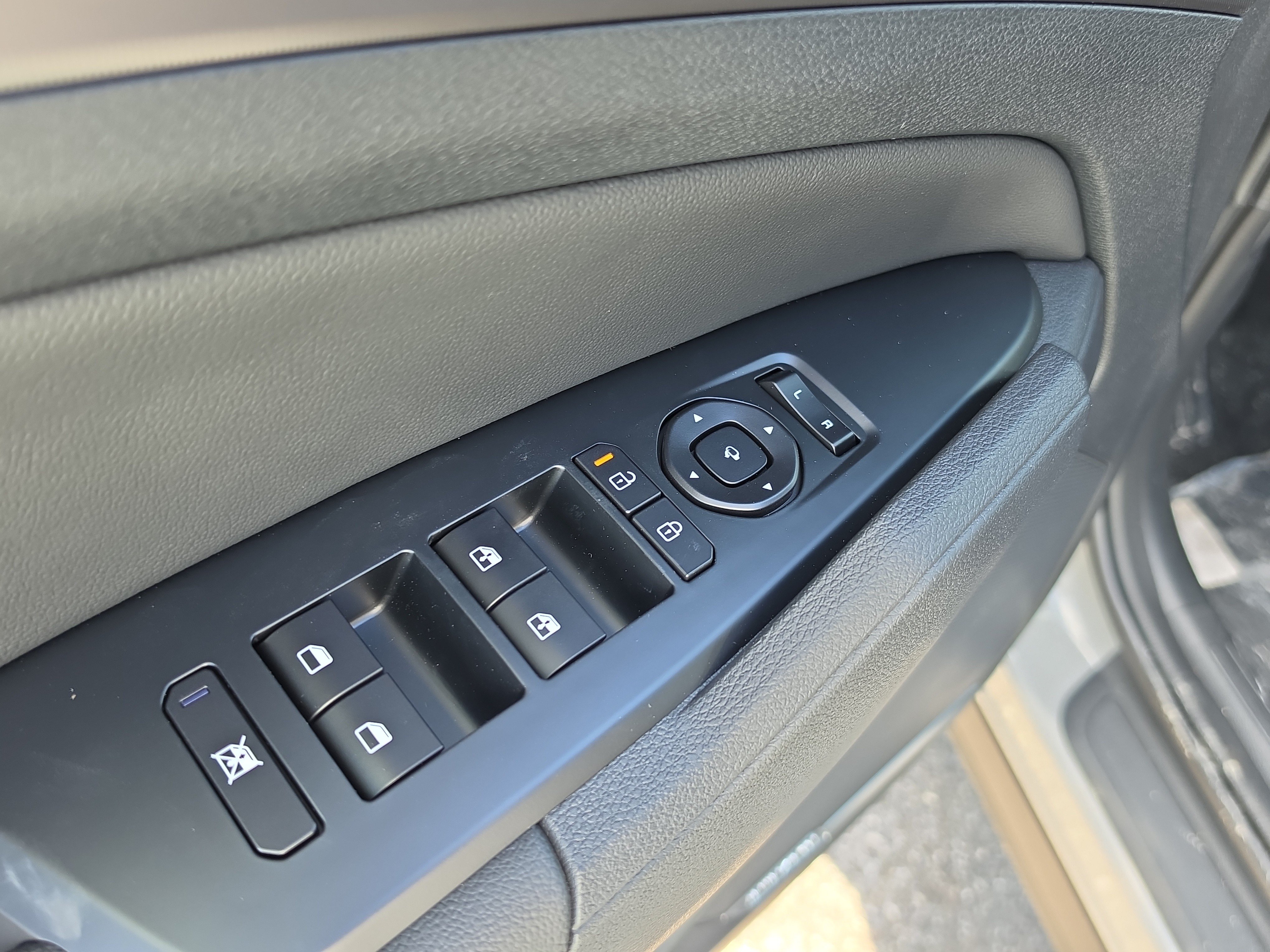 New 2027 Kia Sportage SX FWD image 20