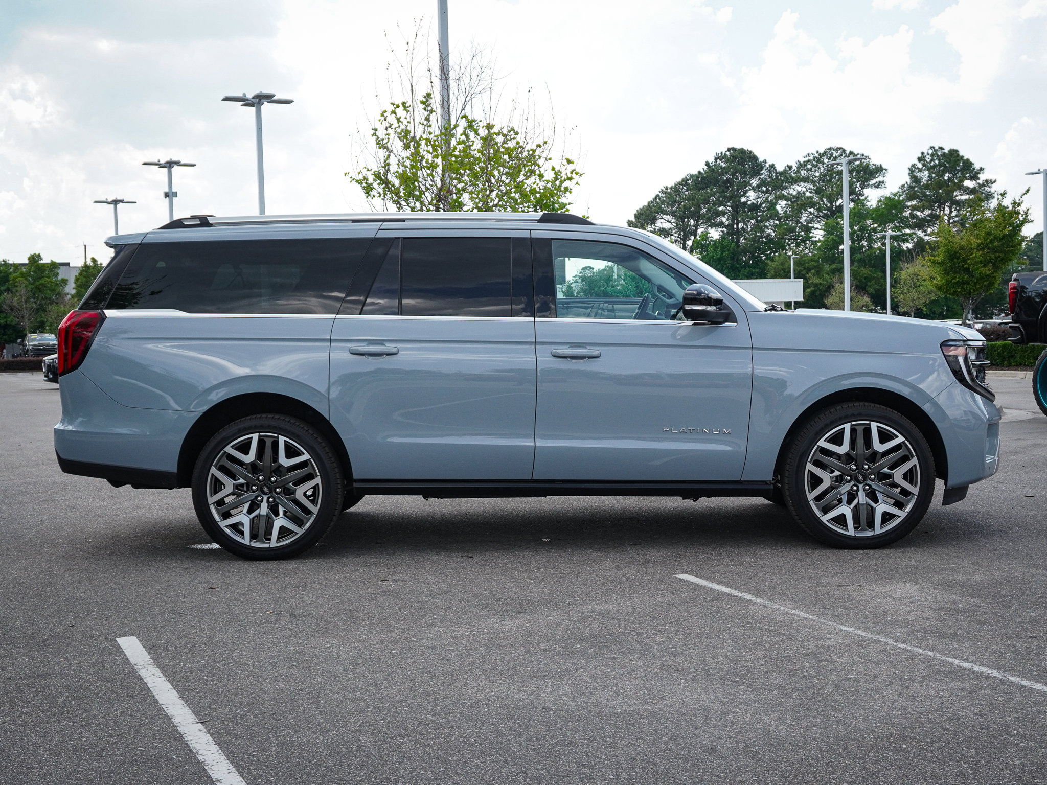 Used 2026 Ford Expedition Max Platinum w/ Platinum Ultimate Package AWD/4WD image 11