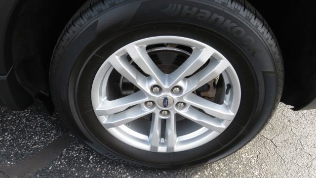 Certified 2022 Ford Explorer XLT w/ Equipment Group 202A image 33