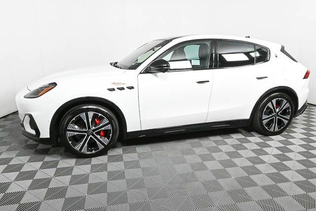 New 2025 Maserati Grecale Folgore AWD/4WD image 2