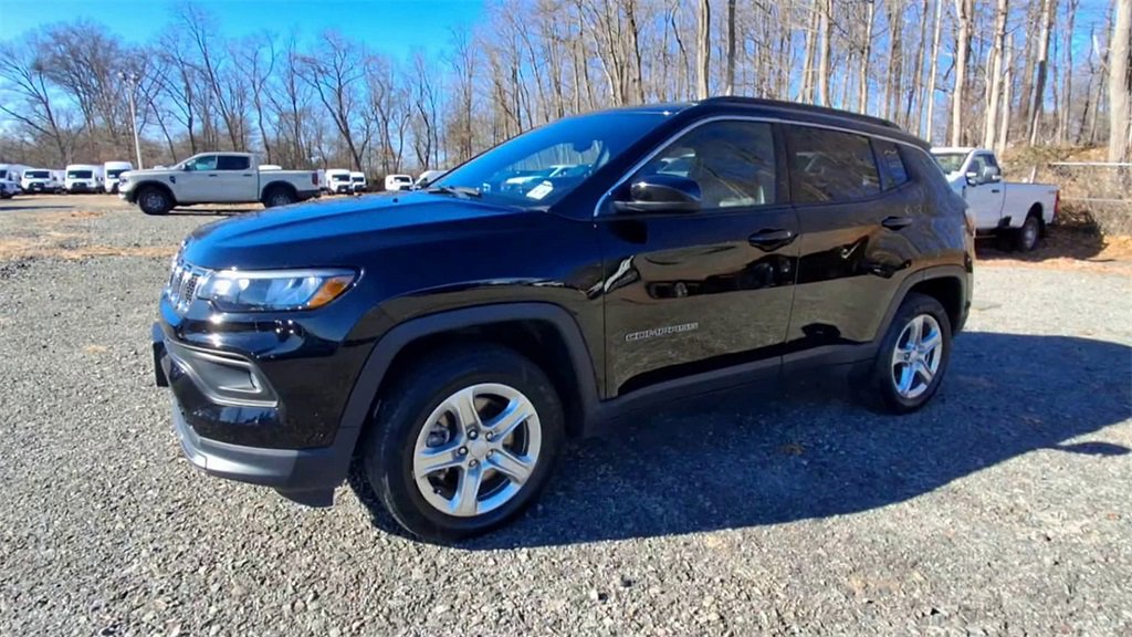 Used 2023 Jeep Compass Latitude image 4
